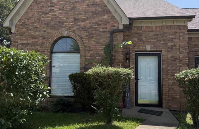7090 Greenbriar Drive Gallery 3