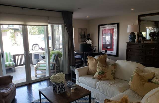 116 Collins Avenue Gallery 3