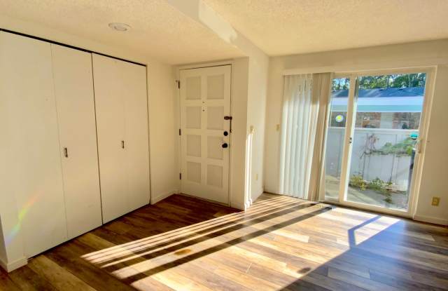 Beautiful 3 Bedroom Home in Lakewood! Gallery 3