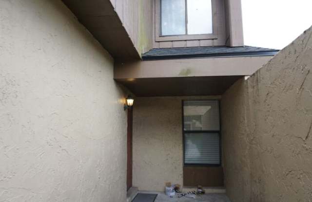 5492 Pinehaven Court Gallery 1