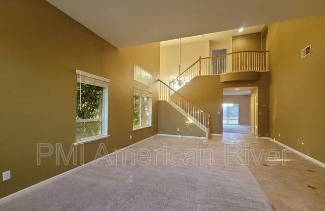5401 Calabria Way Gallery 3