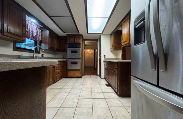 ***1298 E. Main Street*** Gallery 4