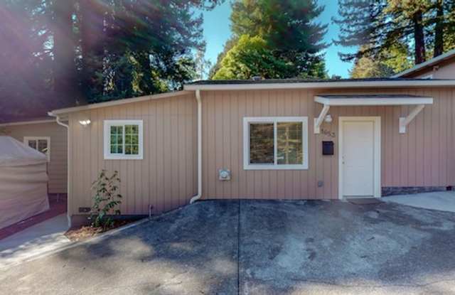 Arcata 1 Bedroom Retreat Gallery 3