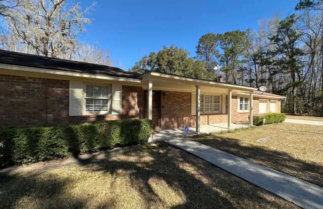 3 BED | 2 BATH | TWO CAR GARAGE | LARGE FRONT AND BACK YARDS | AVAILABLE NOW photos photos