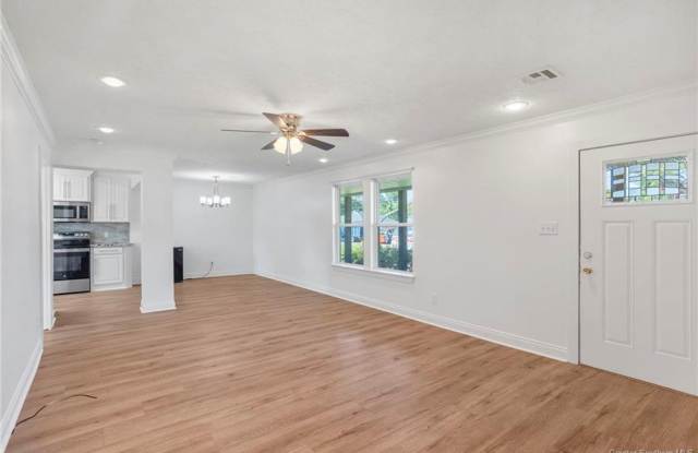 Beautifully Updated 4B/2B Home in Sulphur Gallery 3