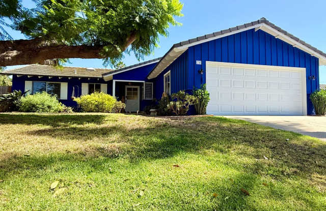 Cheerful Coastal Blue 4-Bedroom Home with A/C & Large Backyard Gallery 1