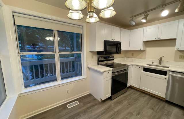 5931 SIR CAMBRIDGE Way Gallery 4