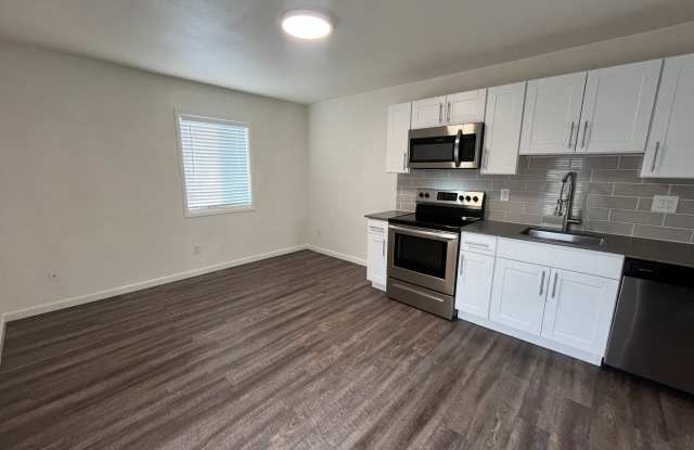 Studio - All Utilities Included - South Scottsdale/ASU! Gallery 4