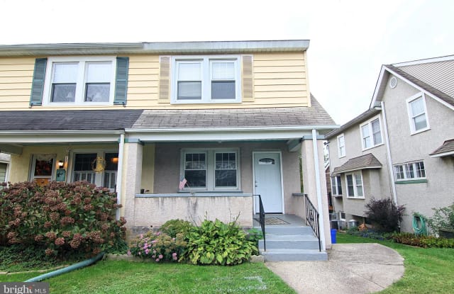 335 W 10TH AVENUE - 335 West 10th Avenue, Conshohocken, PA 19428