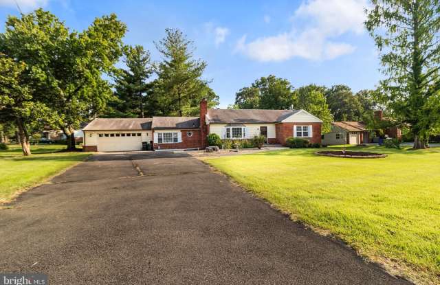 5601 DAWES AVENUE - 5601 Dawes Avenue, Bailey's Crossroads, VA 22311