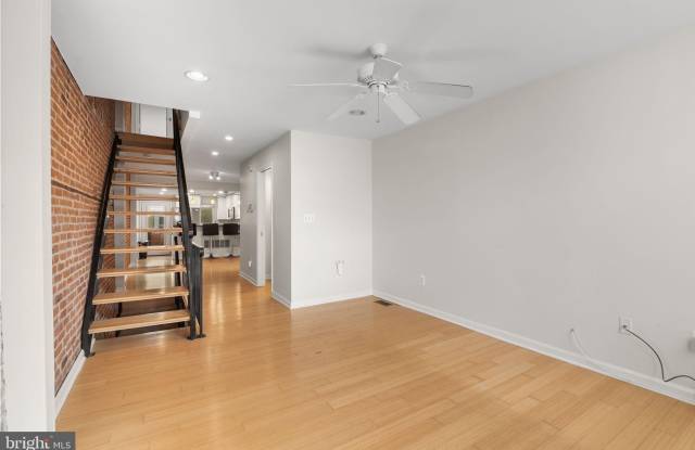 118 W RANDALL Street Gallery 4
