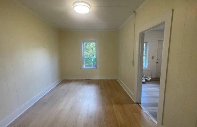 Newly Renovated 3-Bedroom Apartment in Adams Gallery 4