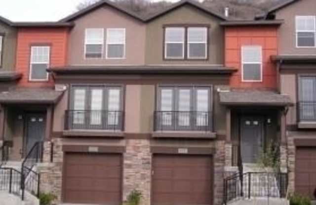 Great Condo in Prestigious Chandler Pointe at South Mountain photos photos