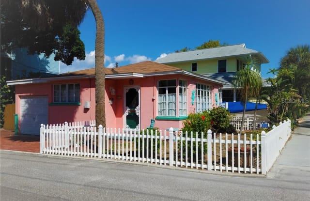 111 22ND AVENUE - 111 22nd Avenue, St. Pete Beach, FL 33706