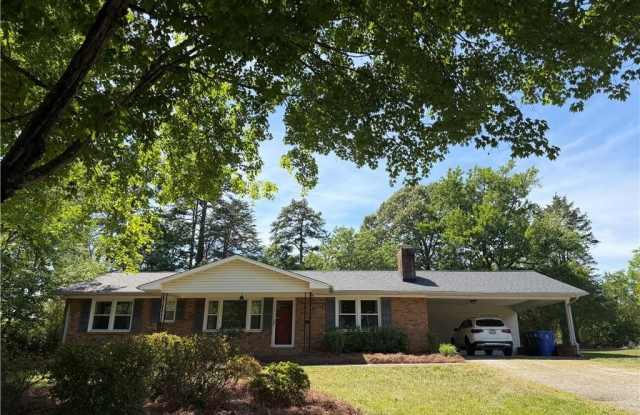 320 Broken Saddle Lane photos photos
