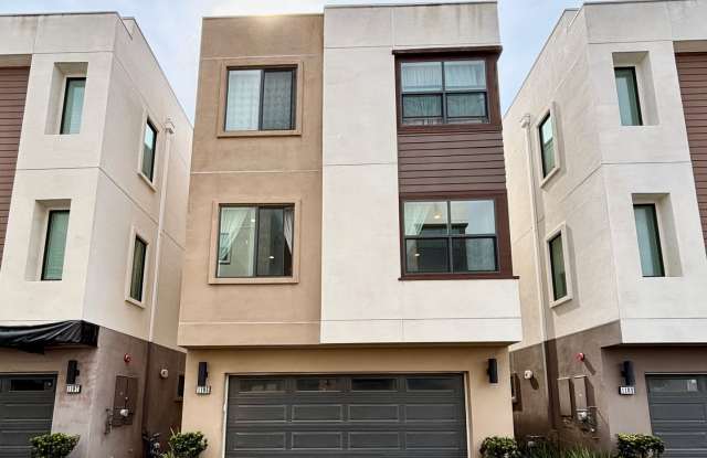 Coastal Living Elevated at Shoreline | 4 Bed, 3.5 Bath Modern Home photos photos
