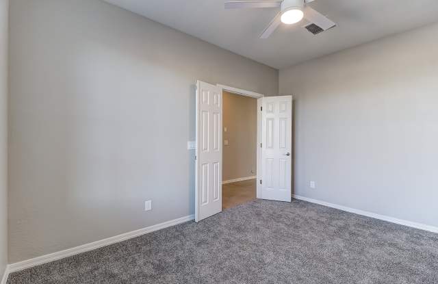 18575 W Yucatan Dr Gallery 4