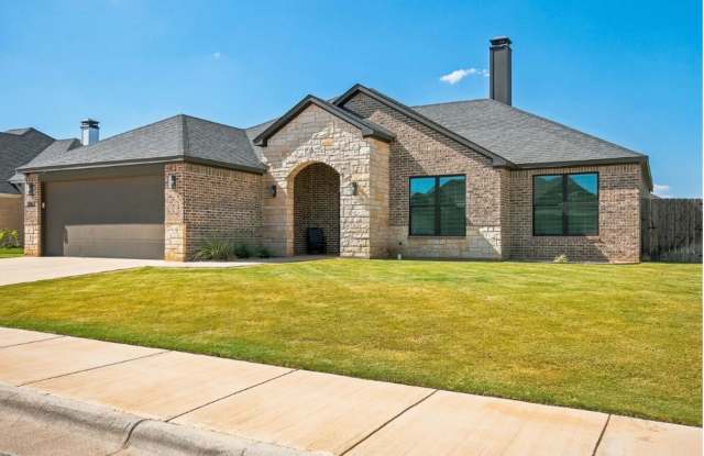 Fully furnished 4-bedroom, 2-bath Gallery 1