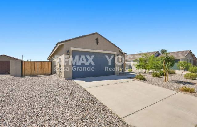 1/2 Off the first months rent and water park access! Gallery 4