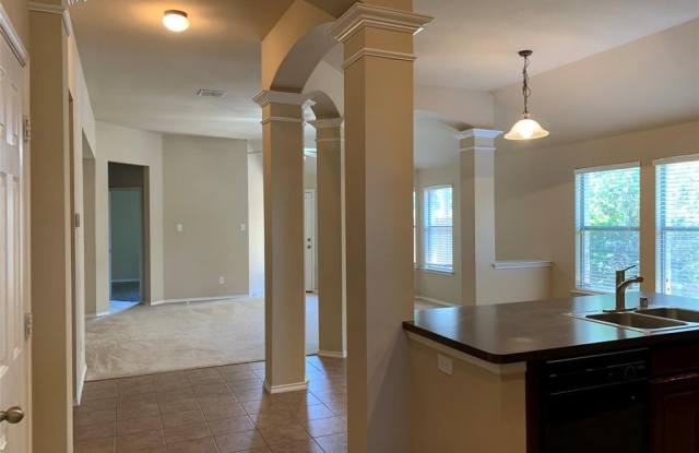 913 Lake Worth Trail Gallery 2