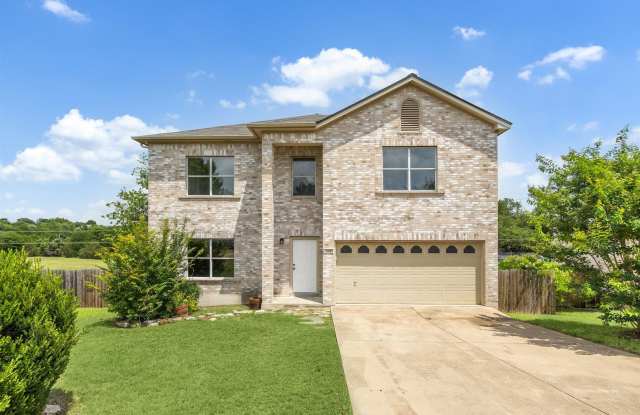 Spacious 4 bedroom/2.5 bath available now! photos photos