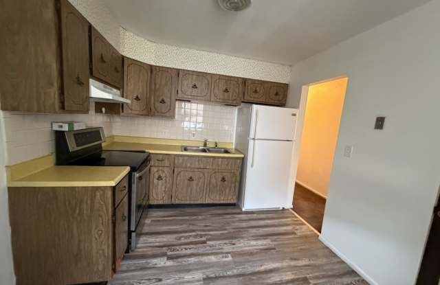 Charming 1BR Triplex in Belleville Gallery 4