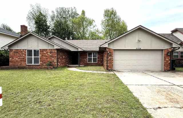 Charming 3 Bedroom / 2 Bathroom Home in Southeast OKC! - 5324 Eden Drive, Oklahoma City, OK 73135