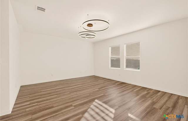 361 Wren Lane Gallery 4