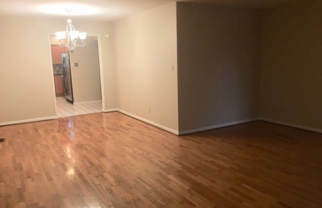5906 Gifford Street Gallery 4