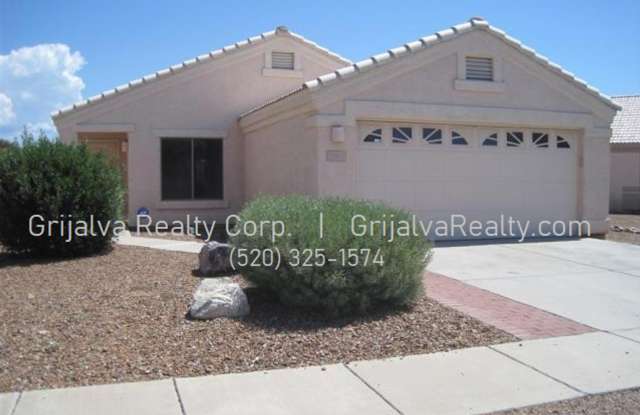 Lovely 2 BR, 2 BA House on the Westside (Grant/Silverbell) - 2366 West Silver River Way, Tucson, AZ 85745