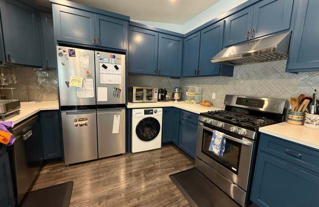 Now Leasing – 812 Merlin | $6,200/Month | 1 Month Free photos photos