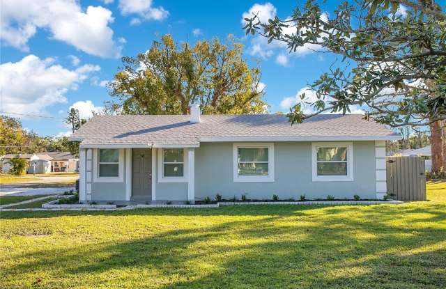 716 69TH AVENUE W - 716 69th Avenue West, Bayshore Gardens, FL 34207