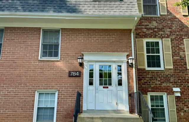 784 QUINCE ORCHARD Boulevard Gallery 1