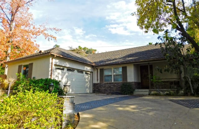 4922 Burgoyne Lane - 4922 Burgoyne Lane, La Cañada Flintridge, CA 91011