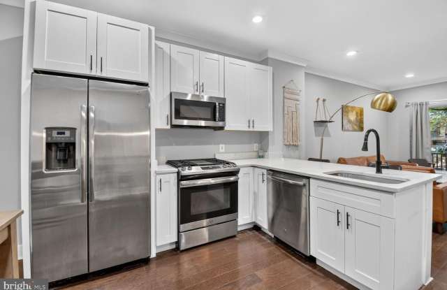 608 IRVING ST NW #1 Gallery 4