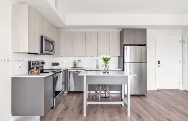 3701 N Dixie Hwy photos photos