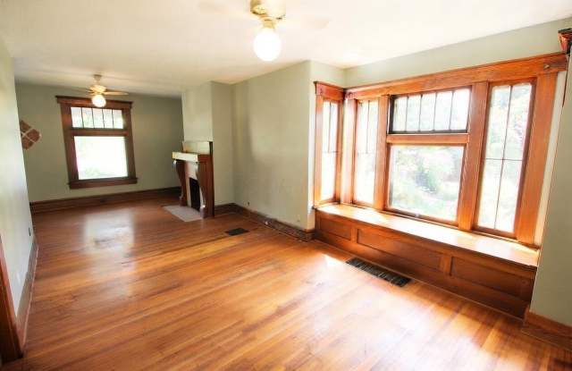 142 E Northwood Avenue Gallery 4