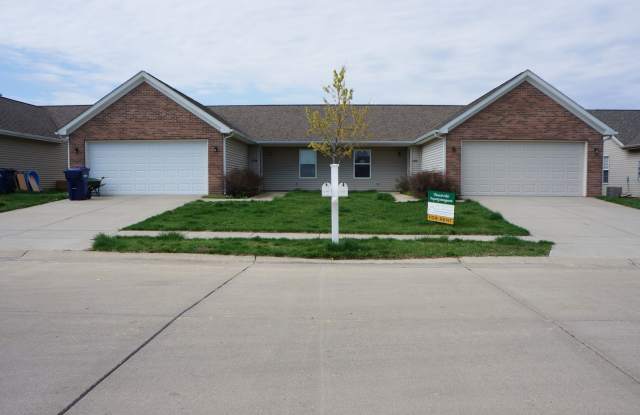 Spacious 2-Bed, 2-Bath Duplex with Attached Garage! photos photos