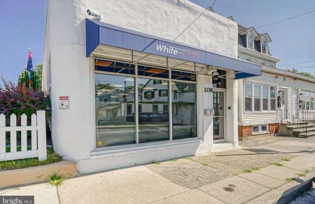 208 N BROADWAY Gallery 4