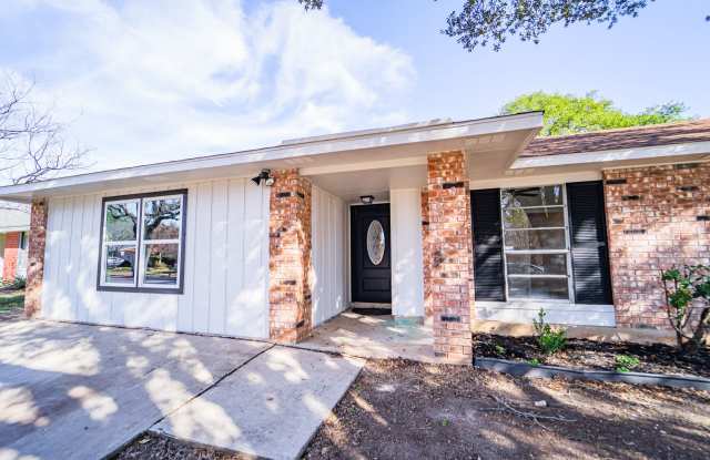 Updated 4 Bed / 2 Bath Home in Northwest San Antonio Gallery 3