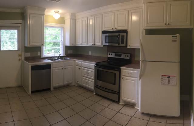 1103 Bellevue Pl Gallery 2