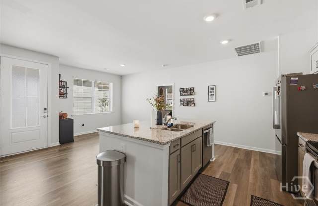 152 Holloway Hill Gallery 4