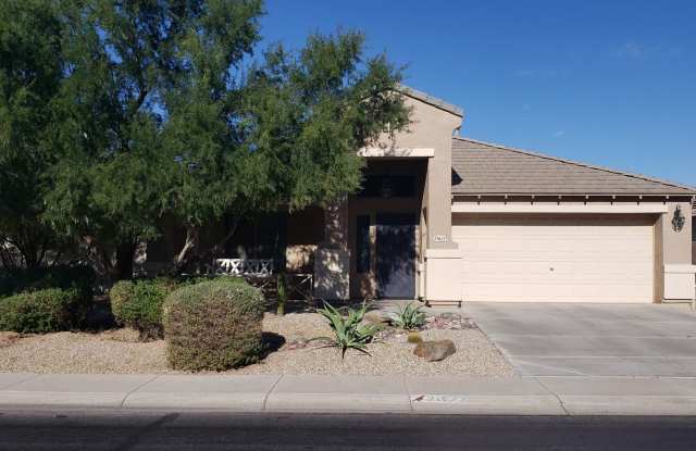 3bd/2ba +Den: Great open floor plan with a beautiful backyard. photos photos