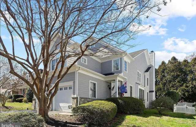 1156 COLONIAL Road Gallery 1