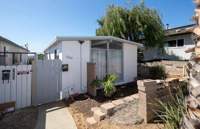 3662 Moultrie Avenue photos photos