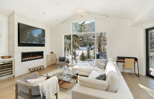 100 Park Avenue Gallery 2