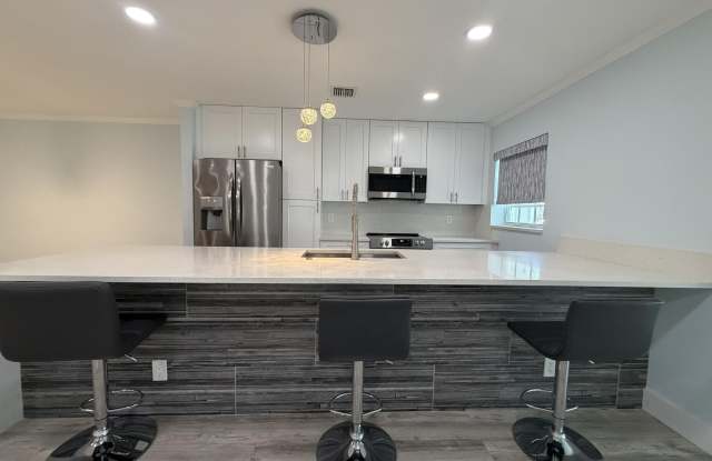 14516 Canalview Drive Gallery 2