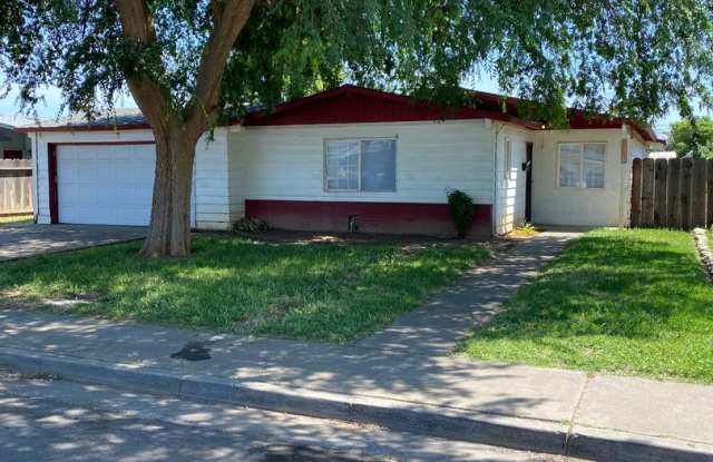 4BD 2BA Home East Merced! - 1560 Lilac Avenue, Merced, CA 95340