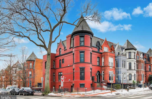 500 M Street NW unit: 3 photos photos