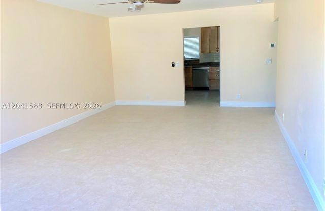 1940 NE 34th Ct Gallery 4